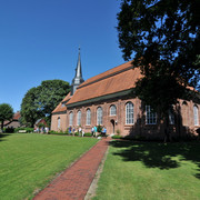 Emmaus Kirche Neuhaus
