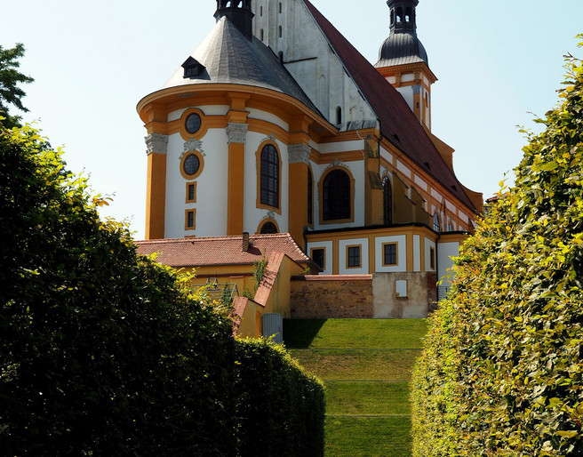 Katholische Stiftskirche des Kloster Neuzelle mit Blick von Osten