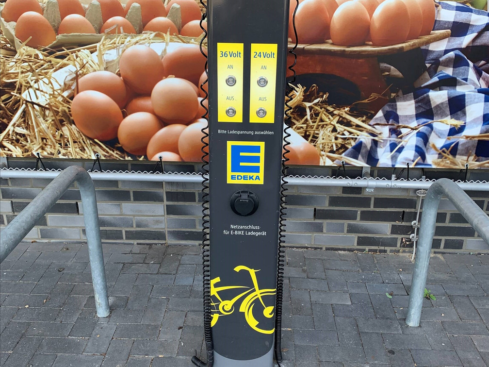 E-Bike-Ladestation bei Edeka 
