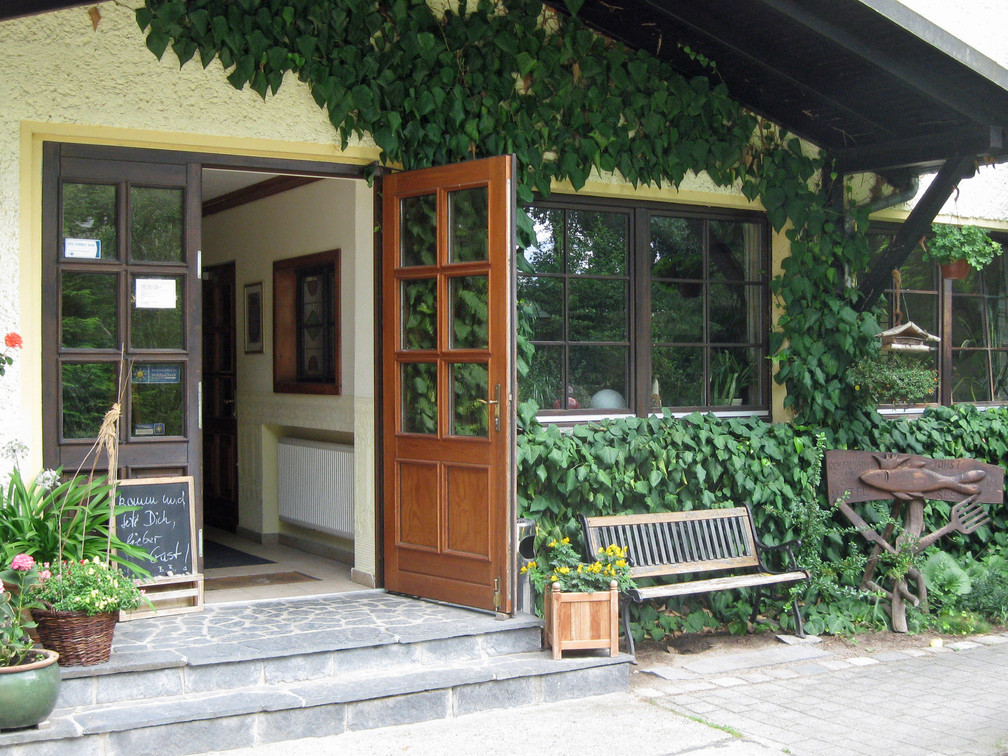 Eingang zum Café Jost