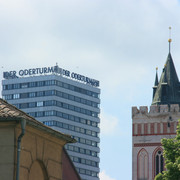 Der Oderturm und der Turm der Marienkirche