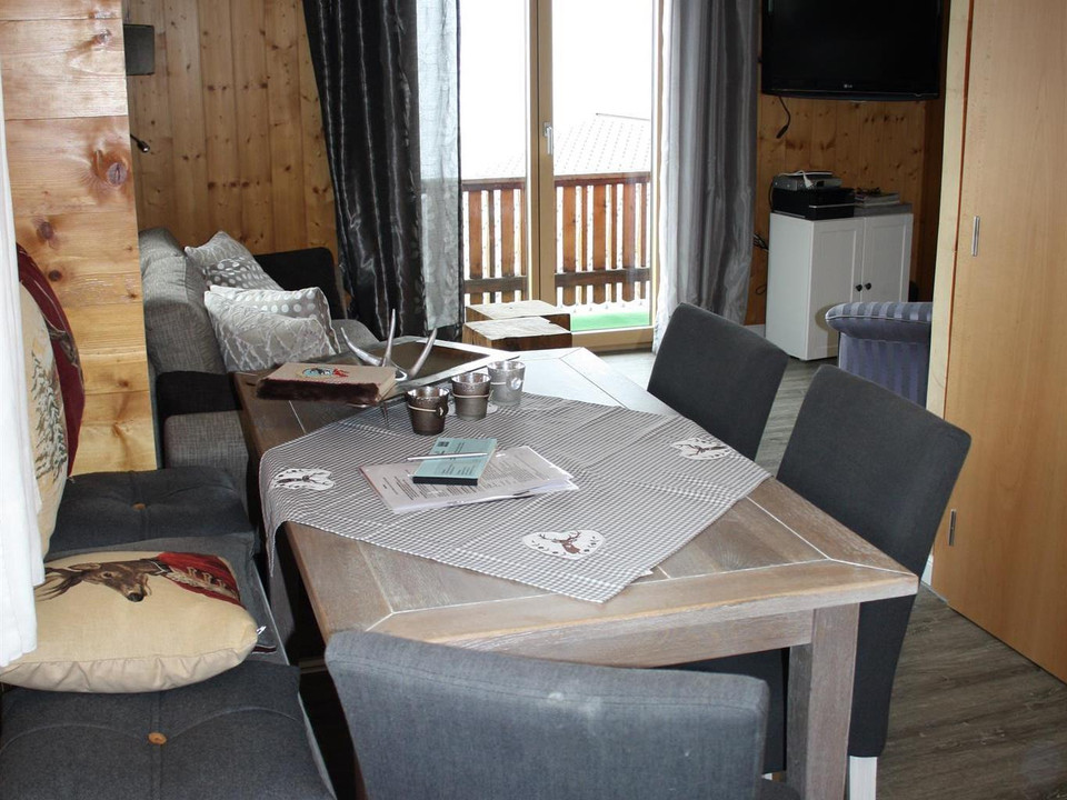 Esstisch in der Wohnküche