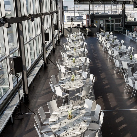 Conference Centre at Dresden Airport Conference Center im Flughafen DresdenConference Centre at Dresden AirportKonferenční centrum na letišti DrážďanyCentrum konferencyjne na lotnisku w DreźnieConferentiecentrum op Dresden AirportCentro conferenze dell'aeroporto di Dresda