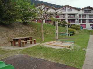 Spielplatz-Ried-Brig-Schulhaus (1).jpg