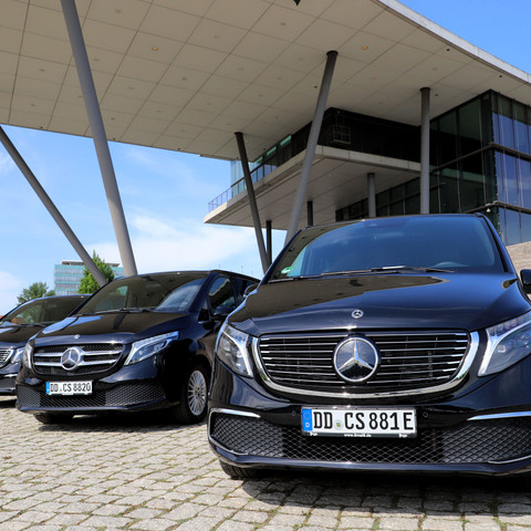 Imagefoto Imagefoto 8x8 mit V-Klasse und AudiImage photo 8x8 with V-Class and AudiObrázek foto 8x8 s třídou V a AudiZdjęcie 8x8 z Klasą V i AudiFoto 8x8 met V-Klasse en AudiImmagine foto 8x8 con Classe V e Audi