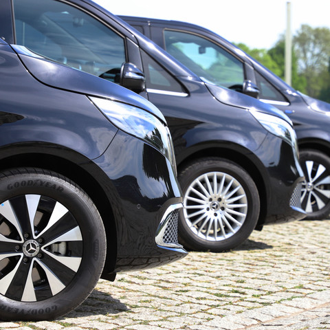 Imagefoto Imagefoto 8x8 mit V-Klasse und AudiImage photo 8x8 with V-Class and AudiObrázek foto 8x8 s třídou V a AudiZdjęcie 8x8 z Klasą V i AudiFoto 8x8 met V-Klasse en AudiImmagine foto 8x8 con Classe V e Audi