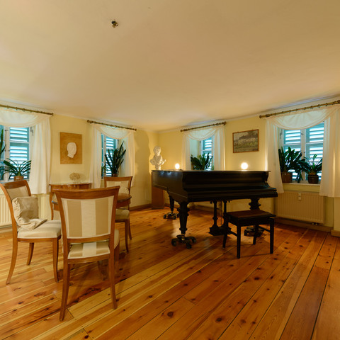 Museumsraum Museumsraum im Carl-Maria-von-Weber-MuseumMuseum room in the Carl Maria von Weber MuseumMuzejní místnost v Muzeu Carla Marii von WeberaSala muzealna w Muzeum Carla Marii von WeberaMuseumzaal in het Carl Maria von Weber MuseumSala del museo nel Museo Carl Maria von Weber