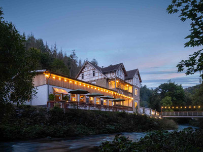 Bodetaler Basecamp Lodge in Neuwerk - Außenansicht am Abend