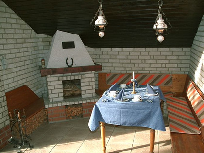 gemütliche Kaminecke bei der Ferienwohnung am Schlosspark in Salzgitter-Ringelheim