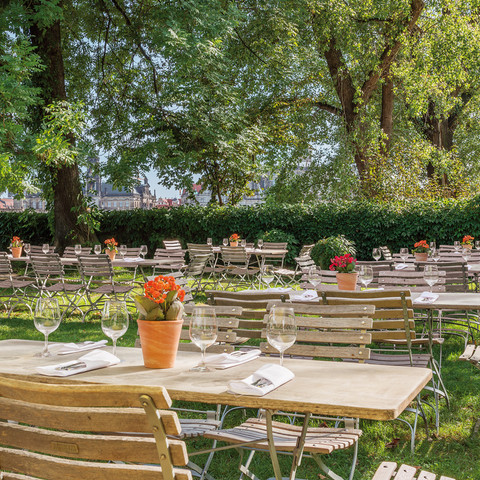 Historic beer garden Historischer Biergarten des Bilderberg Bellevue Hotel DresdenHistoric beer garden at the Bilderberg Bellevue Hotel Dresden