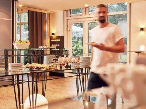 Kaffeepause im Innenraum Kaffeepause im InnenraumCoffee break inside