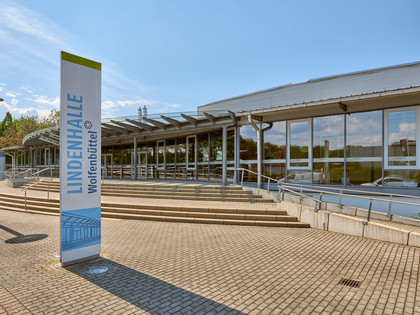 Lindenhalle-Aussen.jpg Lindenhalle von außen