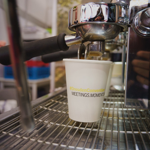 Kaffee Kaffee am Stand von Dresden bei der IMEX 2022Coffee at the Dresden stand at IMEX 2022Káva na stánku Drážďan na veletrhu IMEX 2022Kawa na stoisku Dresden na targach IMEX 2022Koffie bij de stand van Dresden op IMEX 2022Caffè allo stand di Dresda a IMEX 2022