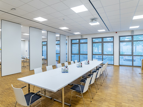 Heinrich Tagungsraum _ Workshop Bestuhlung lange Tafel