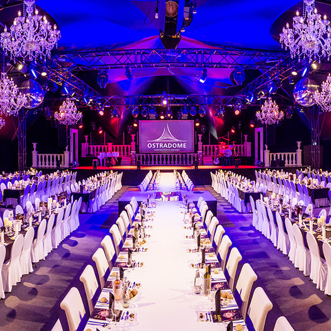 Ostra-Dome Bankettbestuhlung Ostra-Dome BankettbestuhlungOstra Dome banquet seating