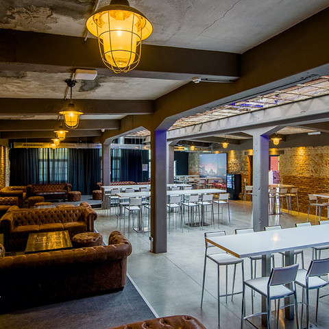 Ostra-Studios Raucherlounge Ostra-Studios RaucherloungeOstra Studios Smoking LoungeKuřácký salonek Ostra-StudiosSalon dla palących Ostra-StudiosOstra-Studios rokersloungeSala fumatori Ostra-Studios