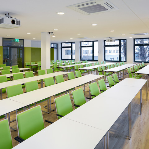 Tagungsraum Tagungsraum in der Sächsische LandesärztekammerConference room at the Saxony State Medical AssociationKonferenční místnost Saského zemského lékařského svazuSala konferencyjna w Saksońskiej Krajowej Izbie LekarskiejConferentieruimte in de Saxon State Medical AssociationSala conferenze dell'Associazione Medica Statale Sassone