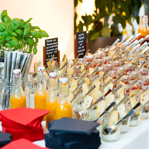 Buffet Buffet im Rudolf Harbig StadionBuffet at the Rudolf Harbig StadiumBufet na stadionu Rudolfa HarbigaBufet na stadionie Rudolfa HarbigaBuffet in het Rudolf Harbig StadionBuffet allo Stadio Rudolf Harbig