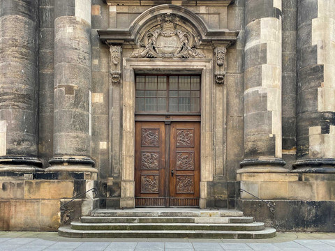 dresden_kreuzkirche_eingang.jpg