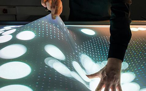 Elastic display elastischer Display von VisualistikElastic display from Visualistik