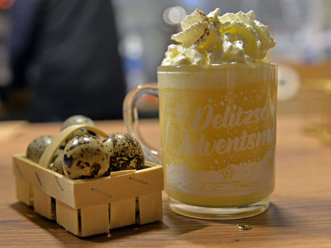 Eierpunsch auf dem Delizscher Adventsmarkt
