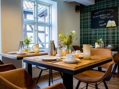 Brauner Hirsch in Osterwieck - Frühstück