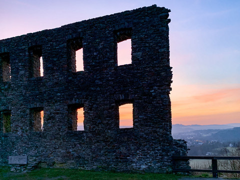 Burg Windeck Windeckliebe 2.jpg