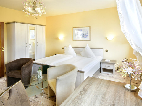 Zimmerbeispiel Doppelzimmer moderner Stil