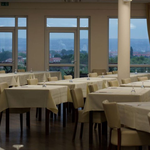 Conference room at the Bergwirtschaft Wilder Mann Hotel and Restaurant Tagungsraum im Bergwirtschaft Wilder Mann Hotel und RestaurantConference room at the Bergwirtschaft Wilder Mann Hotel and Restaurant