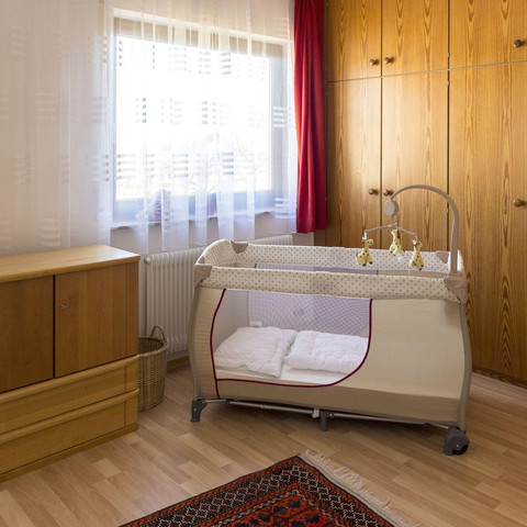 OG Schlafzimmer, Kinderbett möglich