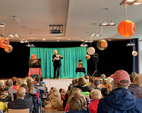 Zaubershow Herbst 2022 (1).jpeg