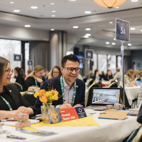 MCE Central & Eastern Europe 2023 Gespräche beim MCE Central & Eastern Europe 2023 in DresdenConversations at MCE Central & Eastern Europe 2023 in Dresden