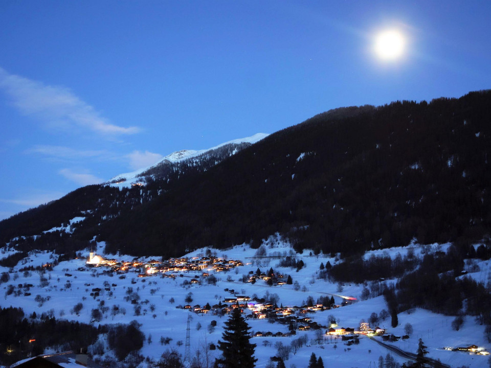 Nachtsicht auf Ernen