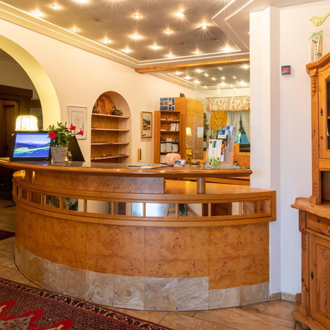 Hotel-Loewen_Rezeption_0001