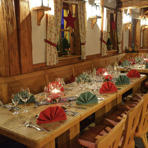 Panorama-Hütte, Tisch gedeckt