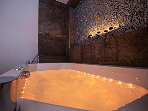 Wellnessoase- mit Whirlpool