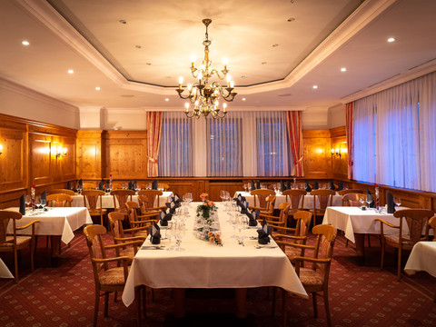 großes Restaurant im Hotel