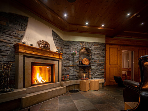 Kamin im Hotel