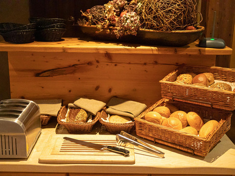 Frühstücksbuffet- Brötchen und Brot