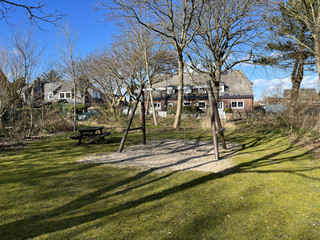 Schaukel auf dem Spielplatz Senwai