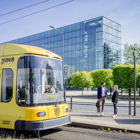 Gläserne Manufaktur Gläserne ManufakturTransparent FactorySklářská manufakturaManufaktura szkłaGlasfabriekFabbrica di vetro