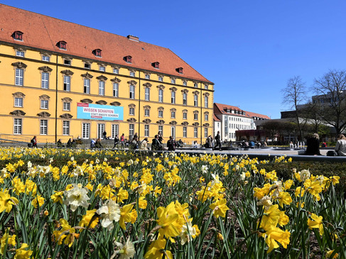 Kasteel Osnabrück gezien vanuit de kasteeltuin Osnabrücker Schloss vom Schlossgarten betrachtetOsnabrück Castle viewed from the castle gardenKasteel Osnabrück gezien vanuit de kasteeltuin