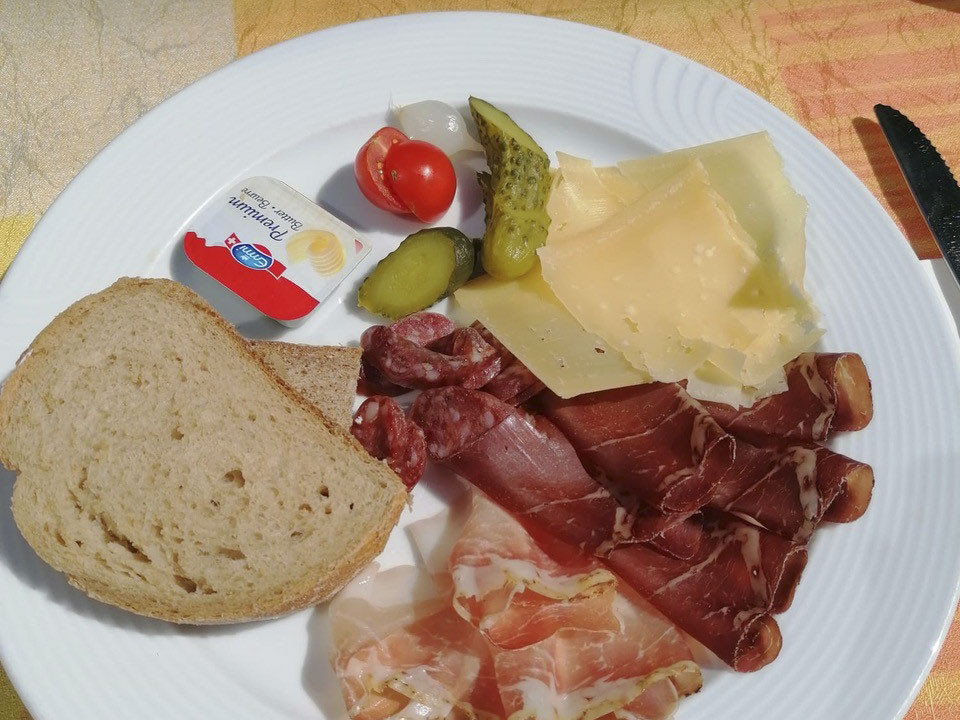 Jodlertreijb Jodlerklub Riederalp in der Aletsch Arena Jodlertreijb Jodlerklub Riederalp in der Aletsch Arena