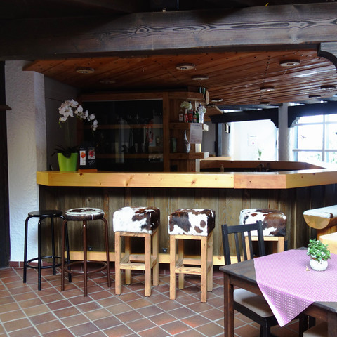 Haus Schwarzwaldgrund,Hausbar_1,Frau Bitter