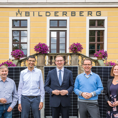 Bilderberg Bellevue Dresden Gruppenfoto des Bilderberg Bellevue HotelteamsGroup photo of the Bilderberg Bellevue Hotel team