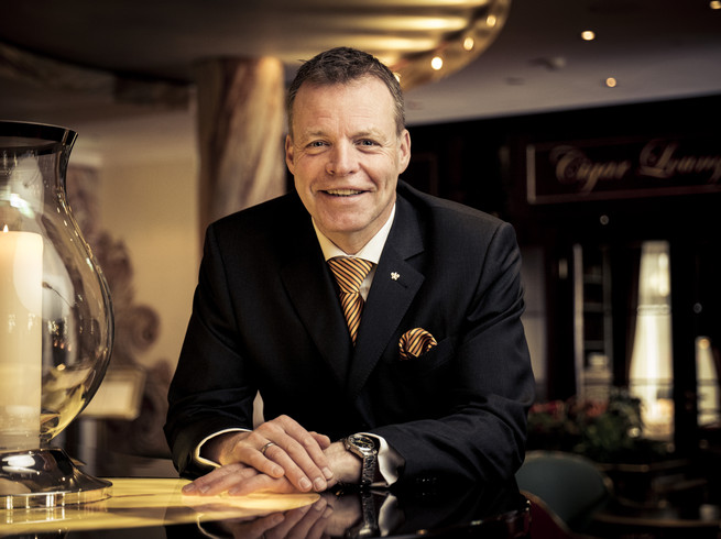 Hotel manager Ralf J. Kutzner Hoteldirektor Ralf J. Kutzner des Bülow PalaisHotel manager Ralf J. Kutzner of the Bülow Palais