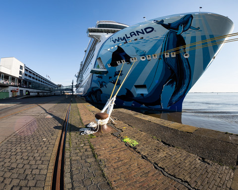 Columbus Cruise Center Norwegian Bliss N1795