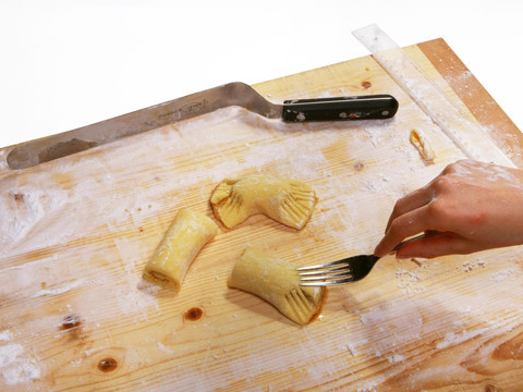 Wickelklösse abstechen