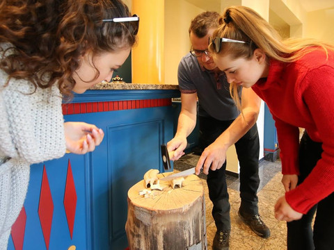 Buntes Haus Seiffen_Erlebnis Holzkunst_Reifentiere