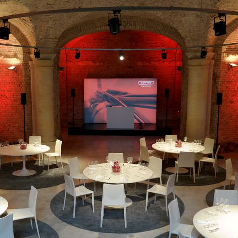 Abendveranstaltung im Lipsiusbau Abendveranstaltung im LipsiusbauEvening event in the LipsiusbauVečerní akce v LipsiusbauWieczorne wydarzenie w LipsiusbauAvondevenement in de LipsiusbauEvento serale nel Lipsiusbau